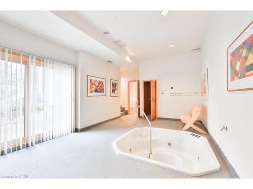 937 Whittier Crescent, Mississauga, ON - Indoor