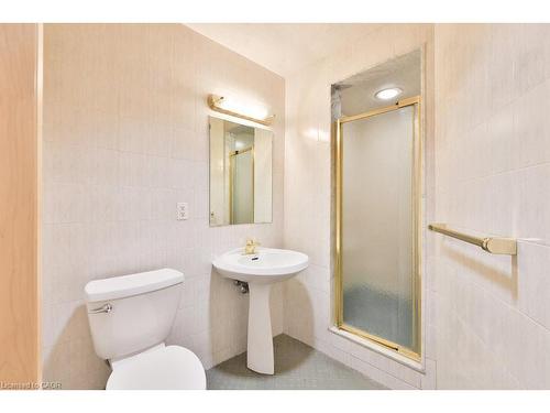 937 Whittier Crescent, Mississauga, ON - Indoor Photo Showing Bathroom