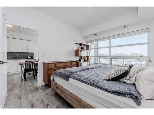 414-15 Prince Albert Boulevard, Kitchener, ON - Indoor Photo Showing Bedroom