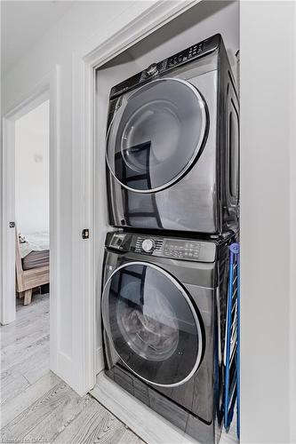 414-15 Prince Albert Boulevard, Kitchener, ON - Indoor Photo Showing Laundry Room