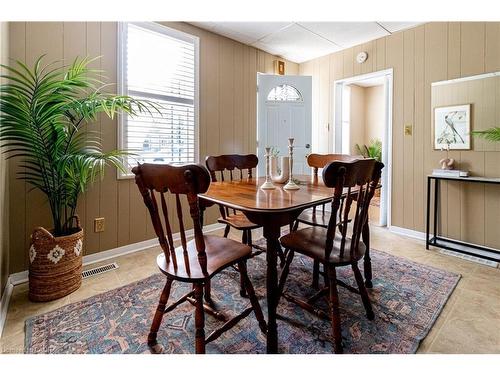 70 Poulette Street, Hamilton, ON - Indoor Photo Showing Dining Room