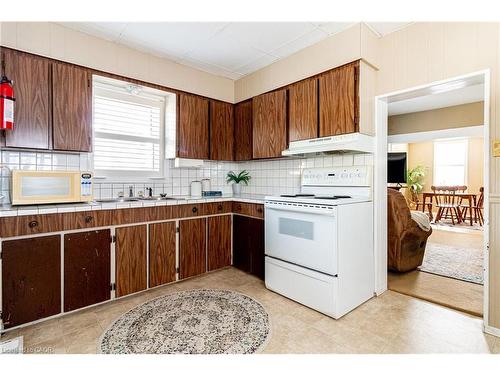 70 Poulette Street, Hamilton, ON - Indoor Photo Showing Kitchen