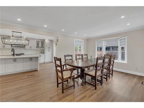 125 Valera Drive, Hamilton, ON - Indoor Photo Showing Dining Room