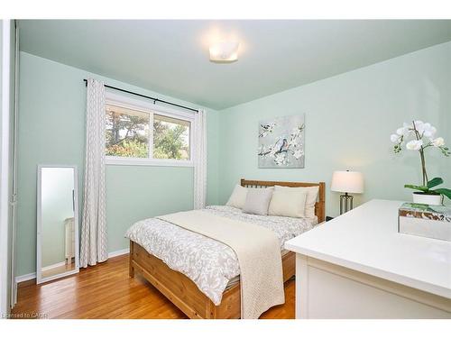 19 Secord Drive, Hamilton, ON - Indoor Photo Showing Bedroom