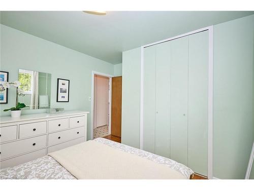19 Secord Drive, Hamilton, ON - Indoor Photo Showing Bedroom
