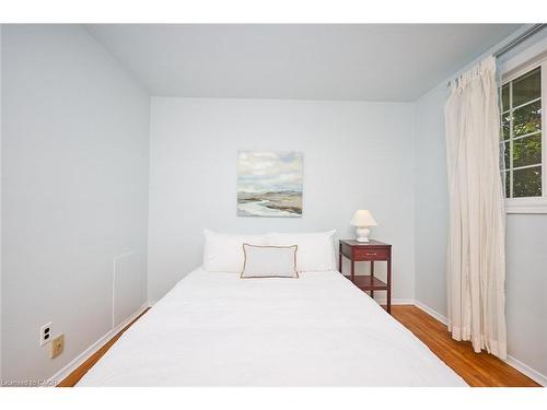 19 Secord Drive, Hamilton, ON - Indoor Photo Showing Bedroom