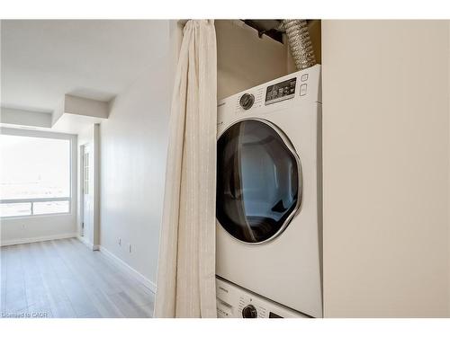 608-32 Tannery Street, Mississauga, ON - Indoor Photo Showing Laundry Room