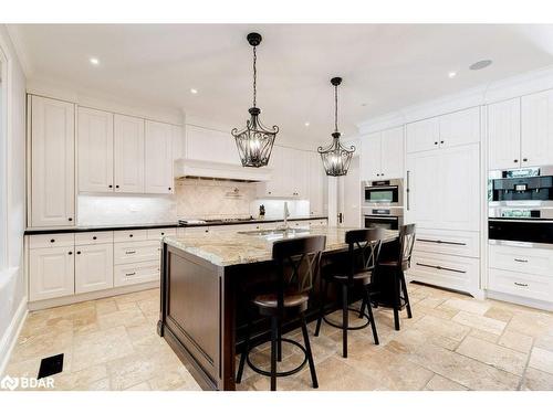 1237 Donlea Crescent, Oakville, ON - Indoor Photo Showing Kitchen With Upgraded Kitchen