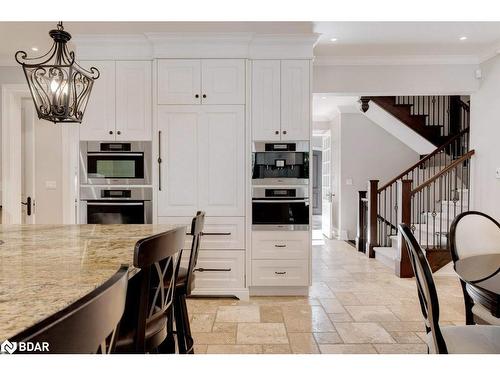 1237 Donlea Crescent, Oakville, ON - Indoor