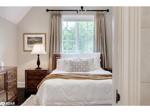 1237 Donlea Crescent, Oakville, ON - Indoor Photo Showing Bedroom