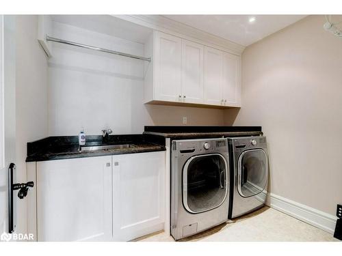 1237 Donlea Crescent, Oakville, ON - Indoor Photo Showing Laundry Room