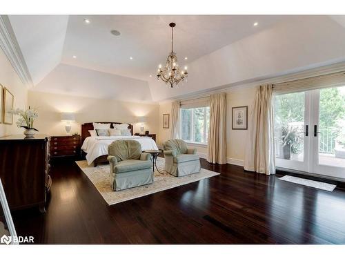 1237 Donlea Crescent, Oakville, ON - Indoor Photo Showing Living Room