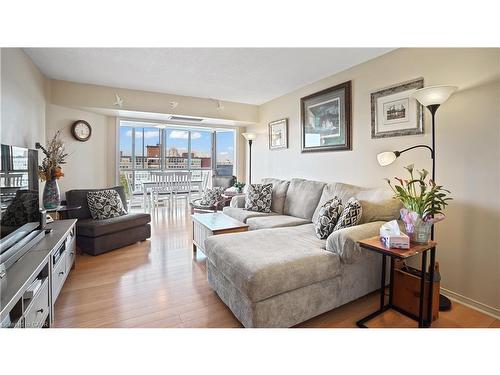 705-265 Westcourt Place  Waterloo, ON N2L 6E4