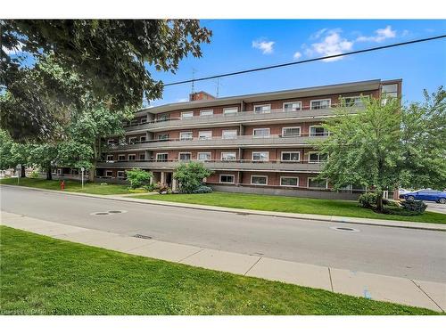 103-11 Woodman Drive S Hamilton, ON L8K 4E3
