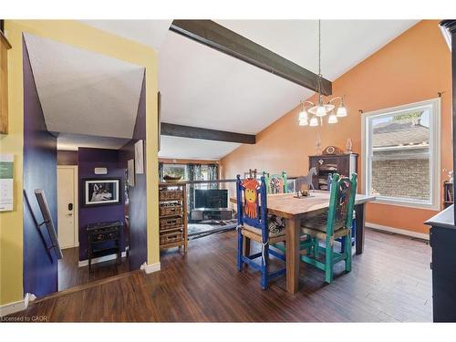 31 Saxony Circle, Cambridge, ON - Indoor Photo Showing Dining Room