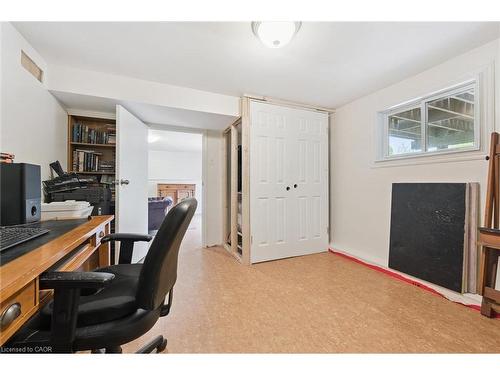 31 Saxony Circle, Cambridge, ON - Indoor Photo Showing Office