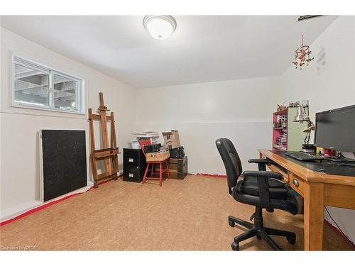 31 Saxony Circle, Cambridge, ON - Indoor Photo Showing Office