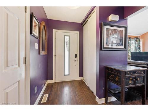 31 Saxony Circle, Cambridge, ON - Indoor Photo Showing Other Room