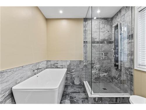 82-2205 South Millway, Mississauga, ON - Indoor Photo Showing Bathroom