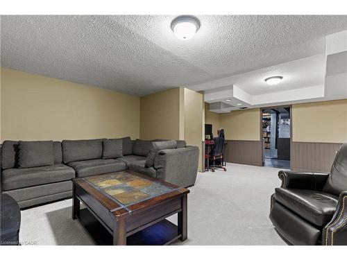 82-2205 South Millway, Mississauga, ON - Indoor Photo Showing Living Room