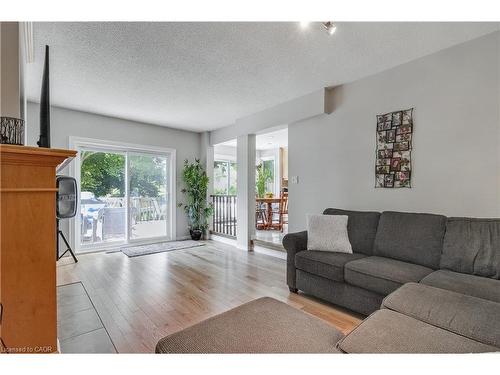 104 Valley Ridge Crescent, Waterloo, ON - Indoor Photo Showing Living Room
