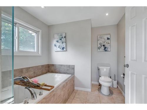 104 Valley Ridge Crescent, Waterloo, ON - Indoor Photo Showing Bathroom