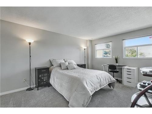 104 Valley Ridge Crescent, Waterloo, ON - Indoor Photo Showing Bedroom
