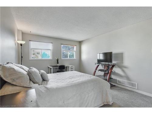 104 Valley Ridge Crescent, Waterloo, ON - Indoor Photo Showing Bedroom
