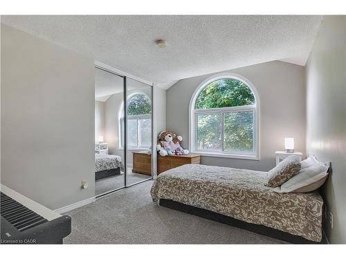 104 Valley Ridge Crescent, Waterloo, ON - Indoor Photo Showing Bedroom