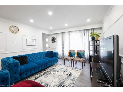 29 Cameo Avenue, Hamilton, ON - Indoor Photo Showing Living Room