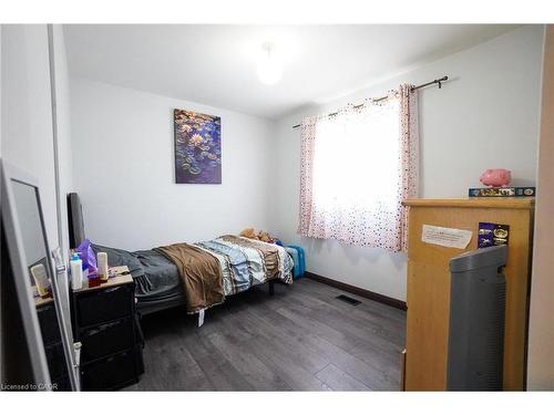 29 Cameo Avenue, Hamilton, ON - Indoor Photo Showing Bedroom