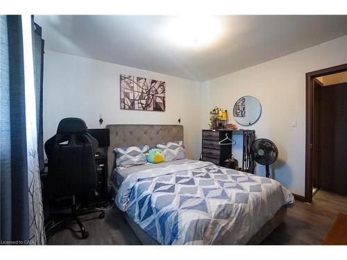 29 Cameo Avenue, Hamilton, ON - Indoor Photo Showing Bedroom