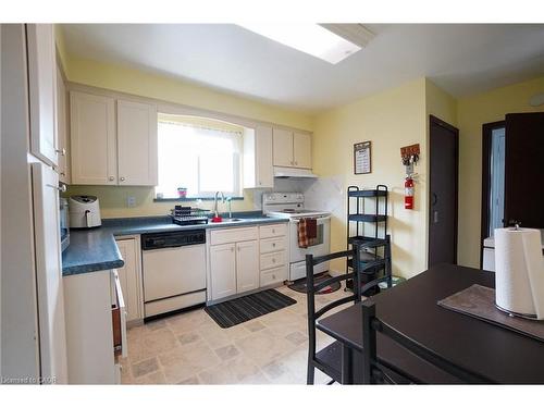29 Cameo Avenue, Hamilton, ON - Indoor Photo Showing Kitchen