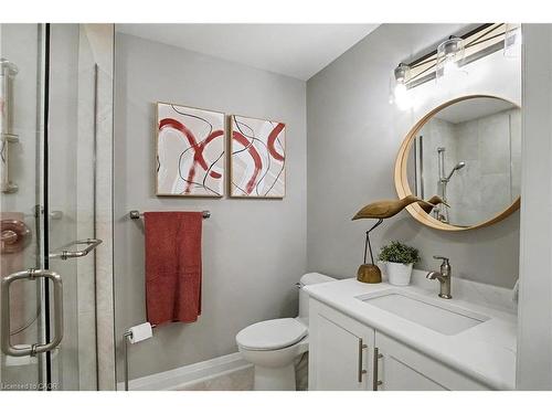 33 Sister Kern Terrace, Hamilton, ON - Indoor Photo Showing Bathroom