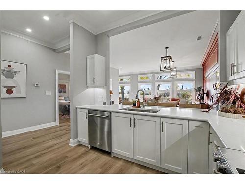 33 Sister Kern Terrace, Hamilton, ON - Indoor Photo Showing Kitchen