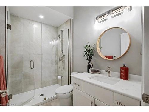 33 Sister Kern Terrace, Hamilton, ON - Indoor Photo Showing Bathroom
