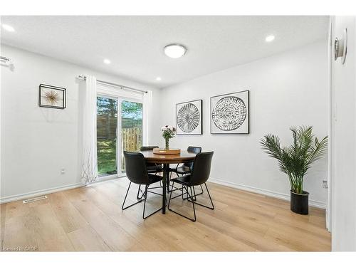 4-2252 Walkers Line, Burlington, ON - Indoor Photo Showing Dining Room