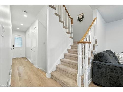 4-2252 Walkers Line, Burlington, ON - Indoor Photo Showing Other Room