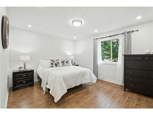 4-2252 Walkers Line, Burlington, ON - Indoor Photo Showing Bedroom