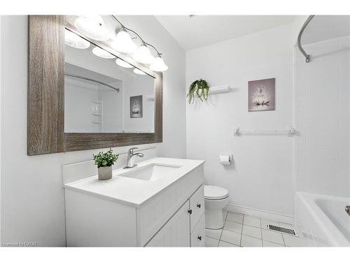 4-2252 Walkers Line, Burlington, ON - Indoor Photo Showing Bathroom