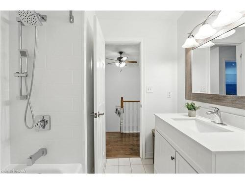 4-2252 Walkers Line, Burlington, ON - Indoor Photo Showing Bathroom