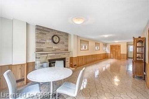 100 Antigua Road, Mississauga, ON - Indoor Photo Showing Dining Room