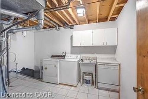 100 Antigua Road, Mississauga, ON - Indoor Photo Showing Laundry Room