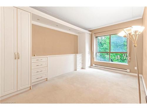 106-249 Major Mackenzie Drive E, Richmond Hill, ON - Indoor Photo Showing Other Room