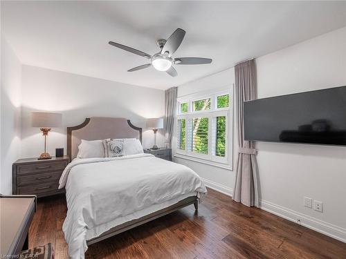 3087 Lakeshore Road, Burlington, ON - Indoor Photo Showing Bedroom