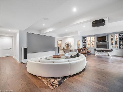 3087 Lakeshore Road, Burlington, ON - Indoor Photo Showing Living Room