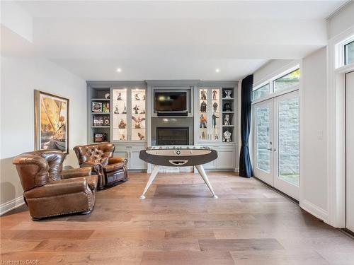 3087 Lakeshore Road, Burlington, ON - Indoor