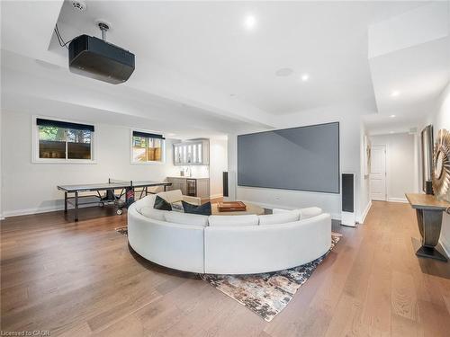 3087 Lakeshore Road, Burlington, ON - Indoor Photo Showing Living Room