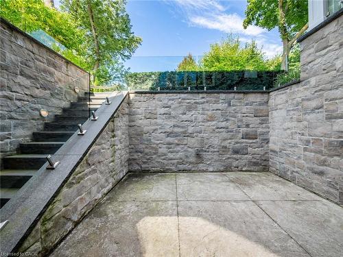 3087 Lakeshore Road, Burlington, ON - Outdoor