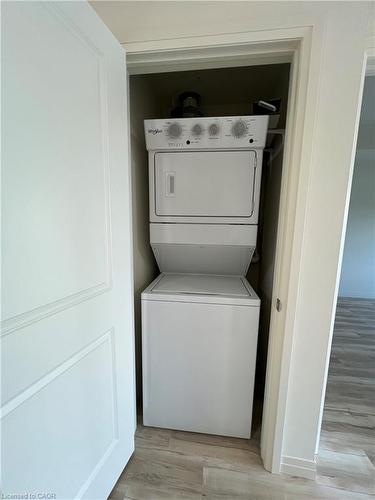 412-301 Westmount Road W, Kitchener, ON - Indoor Photo Showing Laundry Room